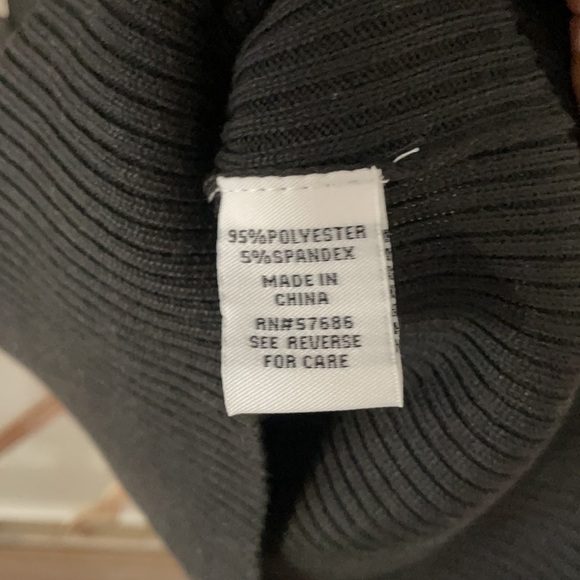 NWT black & leopard print top with sheer sleeves - Picture 8 of 8